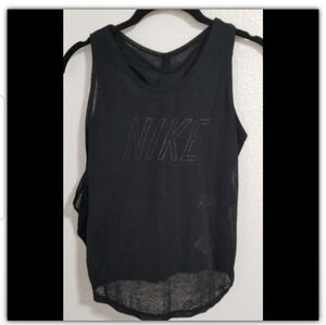NWT  Nike breathe top